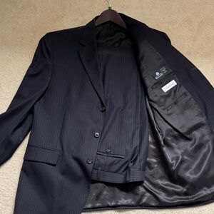 Calvin Klein Men's Dark Gray Pinstripe Suit Size 46R